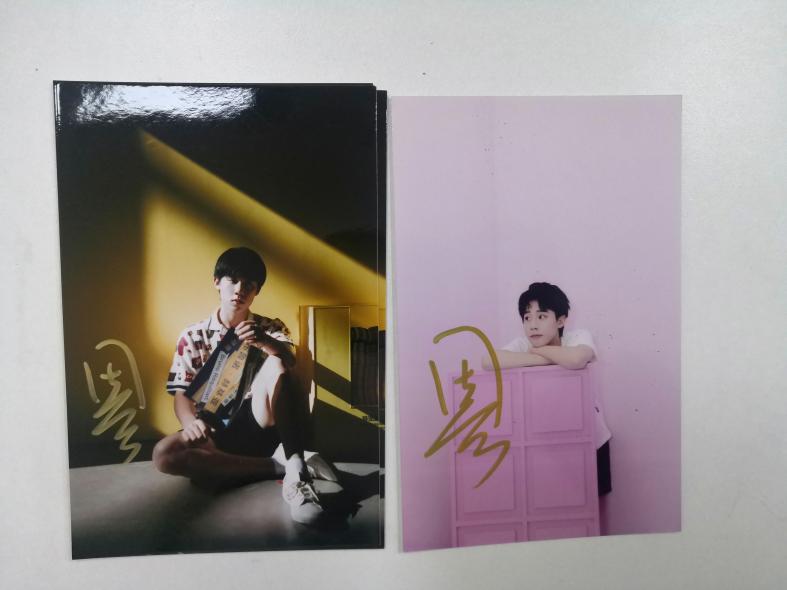 周奇签名照 火热售卖中